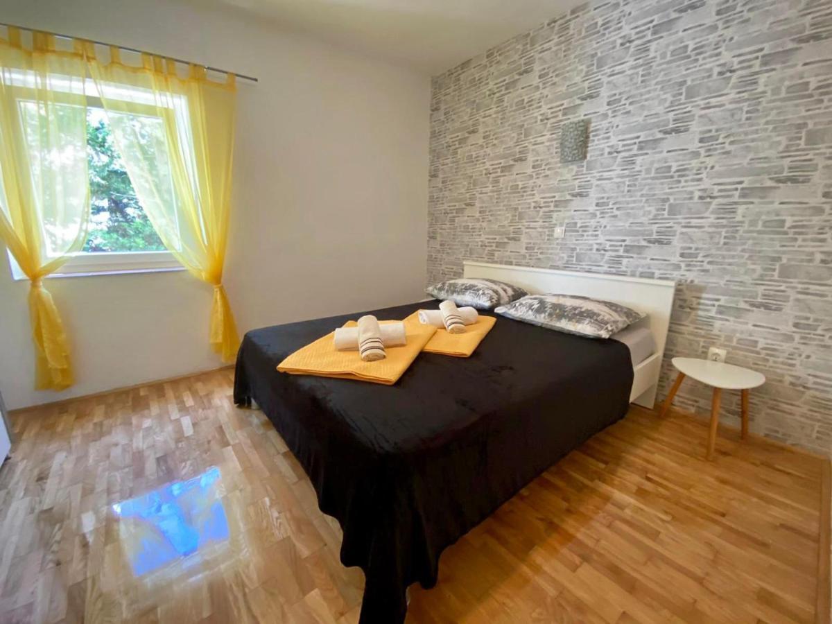 Apartments King - City Center Novalja Exterior photo