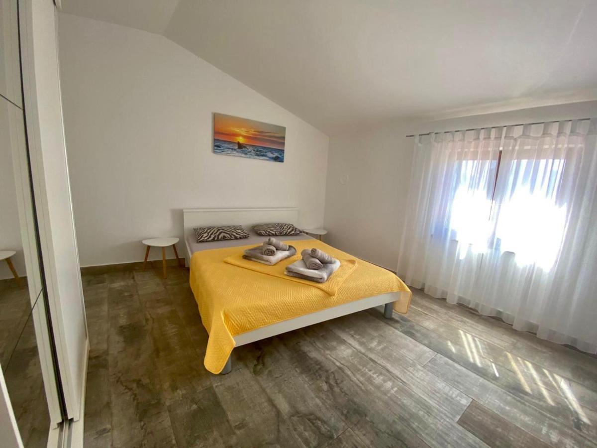 Apartments King - City Center Novalja Exterior photo