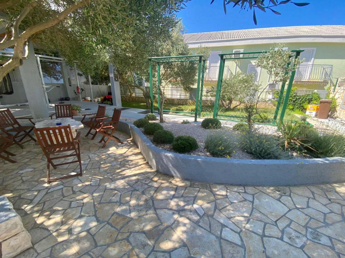 Apartments King - City Center Novalja Exterior photo