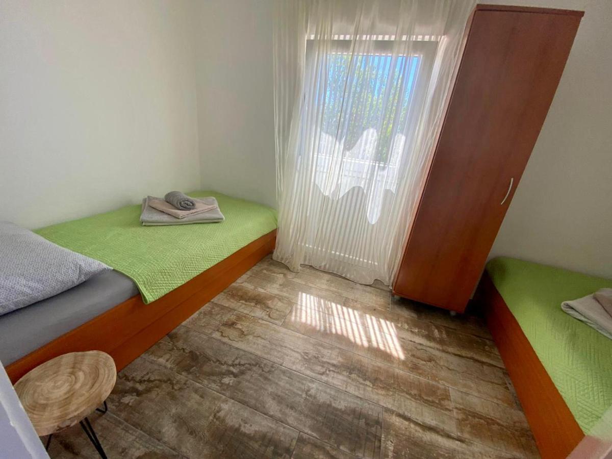 Apartments King - City Center Novalja Exterior photo
