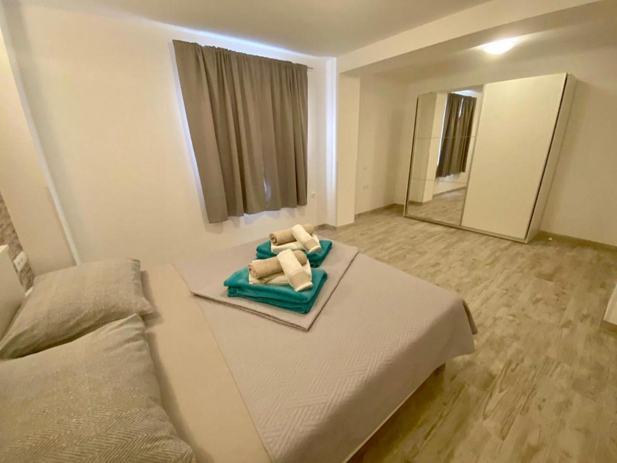 Apartments King - City Center Novalja Exterior photo