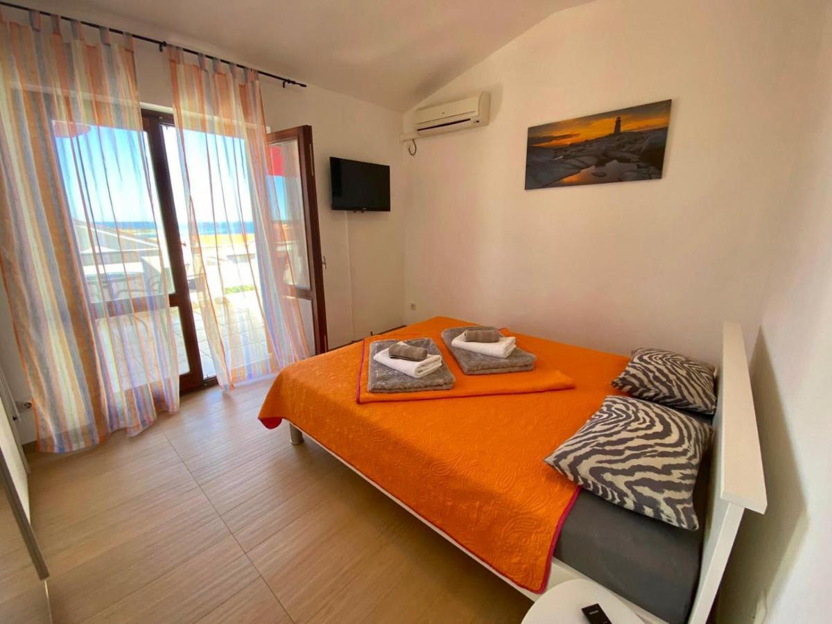Apartments King - City Center Novalja Exterior photo