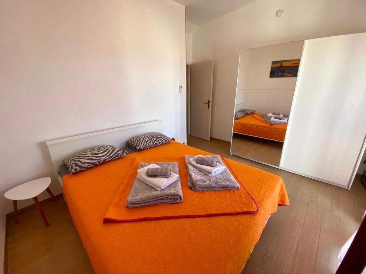 Apartments King - City Center Novalja Exterior photo
