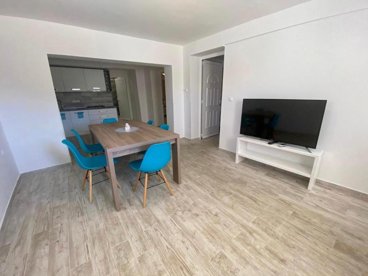 Apartments King - City Center Novalja Exterior photo