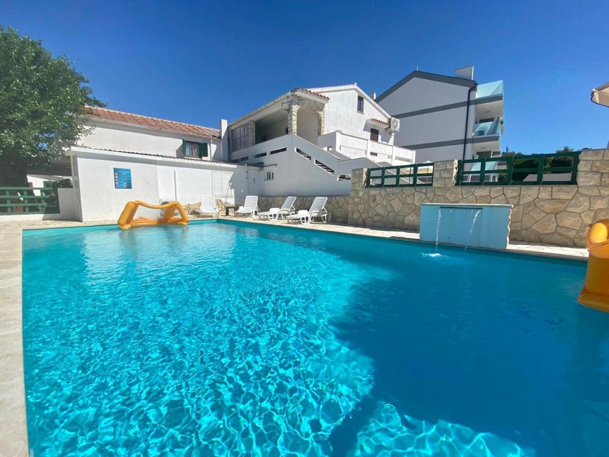 Apartments King - City Center Novalja Exterior photo