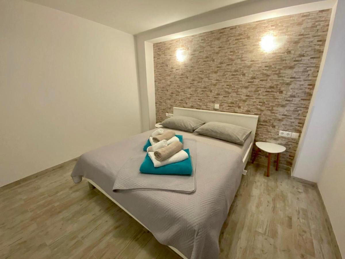 Apartments King - City Center Novalja Exterior photo