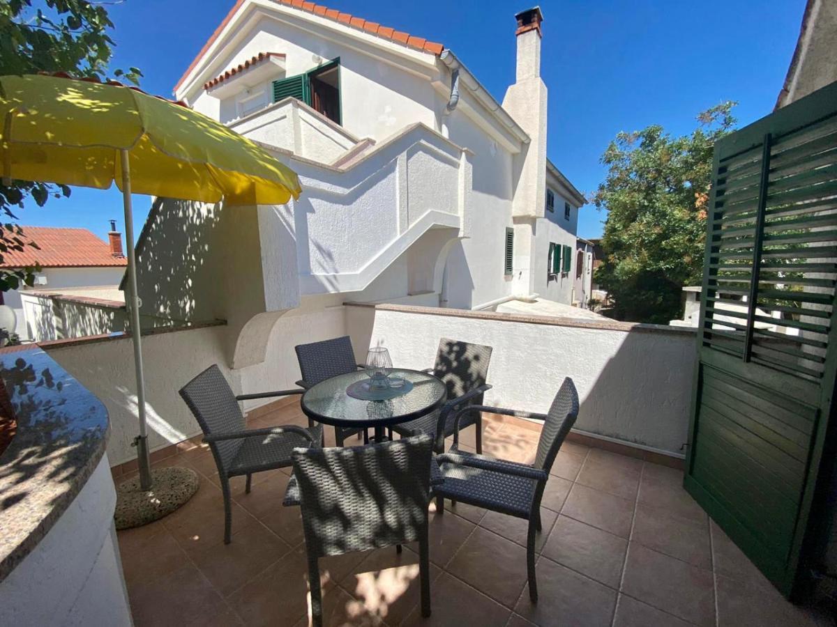 Apartments King - City Center Novalja Exterior photo