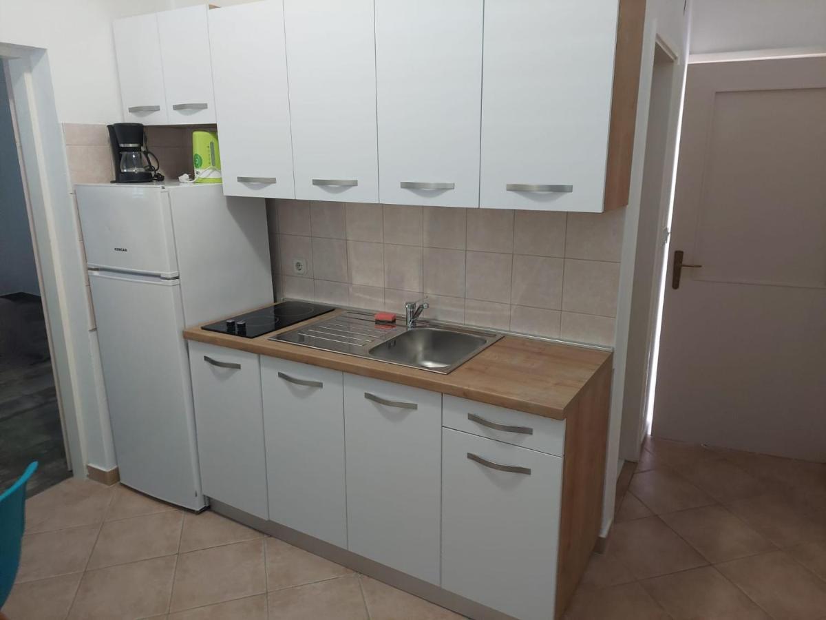 Apartments King - City Center Novalja Exterior photo